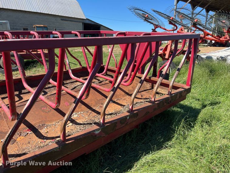 image for item FG0775 Patriot hay bale feeder wagon