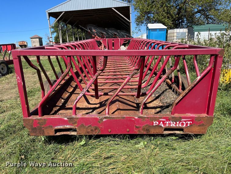image for item FG0775 Patriot hay bale feeder wagon