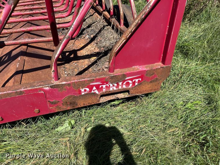 image for item FG0775 Patriot hay bale feeder wagon
