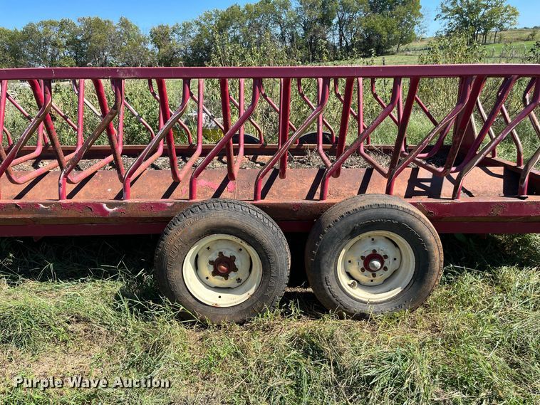 image for item FG0775 Patriot hay bale feeder wagon
