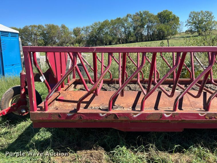 image for item FG0775 Patriot hay bale feeder wagon