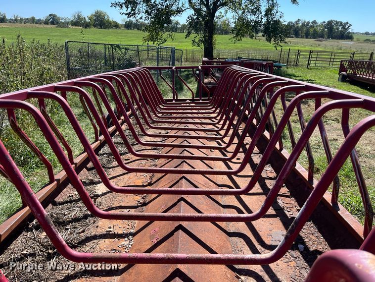 image for item FG0775 Patriot hay bale feeder wagon
