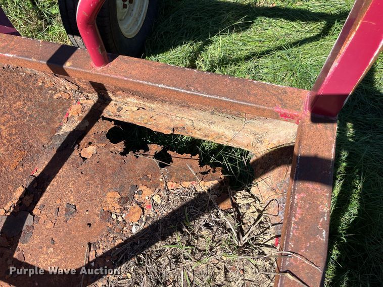 image for item FG0775 Patriot hay bale feeder wagon