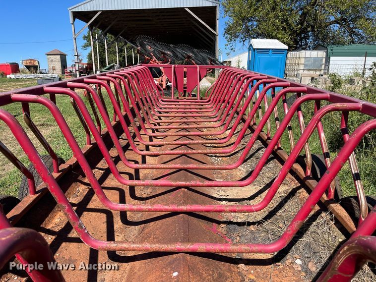 image for item FG0775 Patriot hay bale feeder wagon