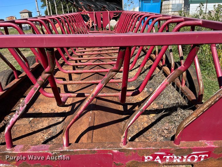 image for item FG0775 Patriot hay bale feeder wagon