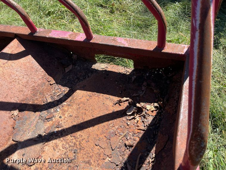 image for item FG0775 Patriot hay bale feeder wagon