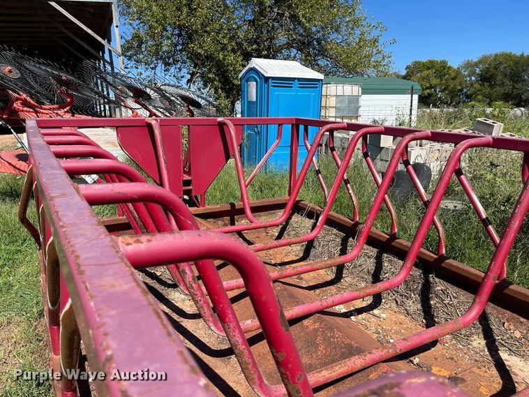 image for item FG0775 Patriot hay bale feeder wagon