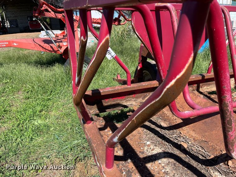image for item FG0775 Patriot hay bale feeder wagon