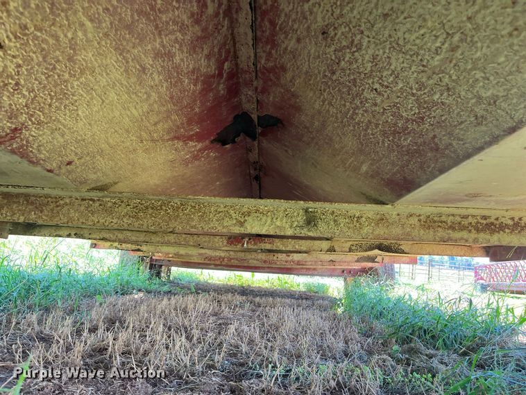 image for item FG0775 Patriot hay bale feeder wagon