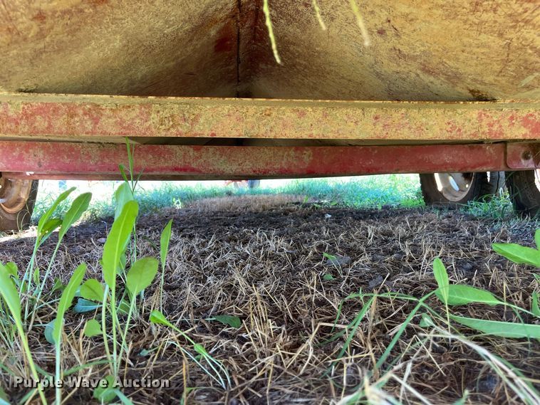 image for item FG0775 Patriot hay bale feeder wagon