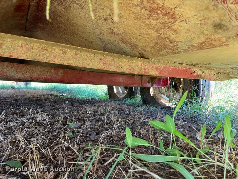 image for item FG0775 Patriot hay bale feeder wagon