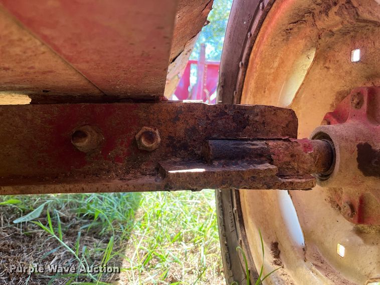 image for item FG0775 Patriot hay bale feeder wagon