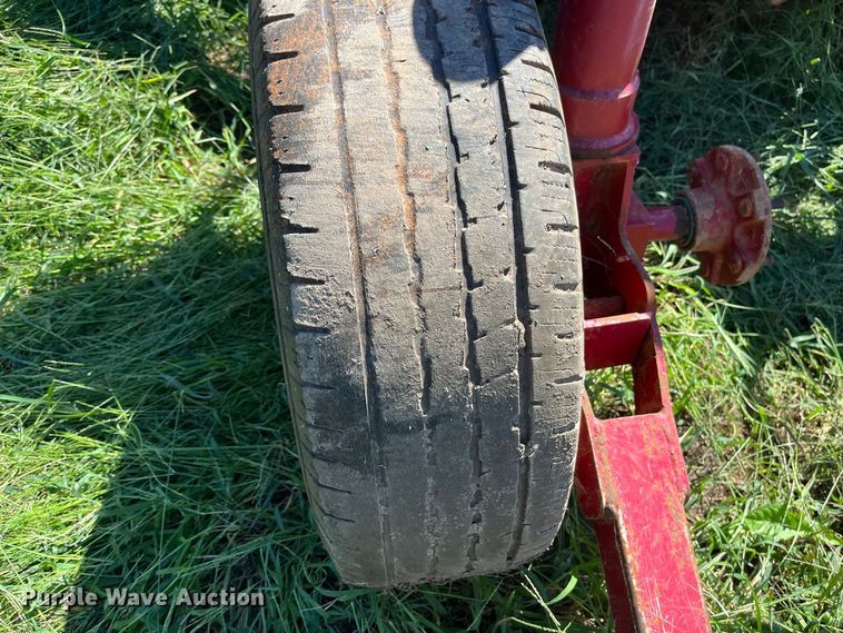 image for item FG0775 Patriot hay bale feeder wagon