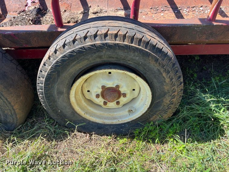 image for item FG0775 Patriot hay bale feeder wagon