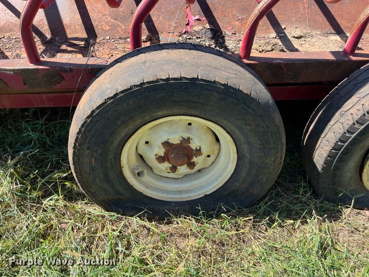 image for item FG0775 Patriot hay bale feeder wagon
