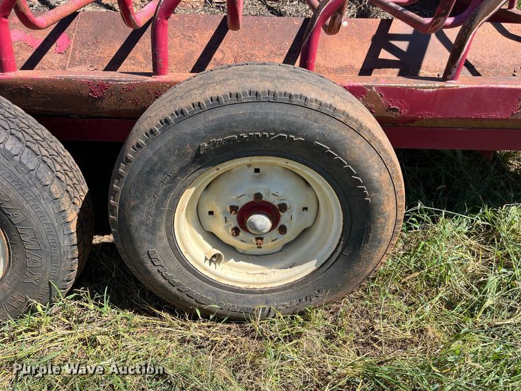 image for item FG0775 Patriot hay bale feeder wagon