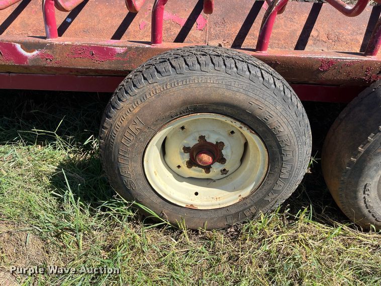 image for item FG0775 Patriot hay bale feeder wagon