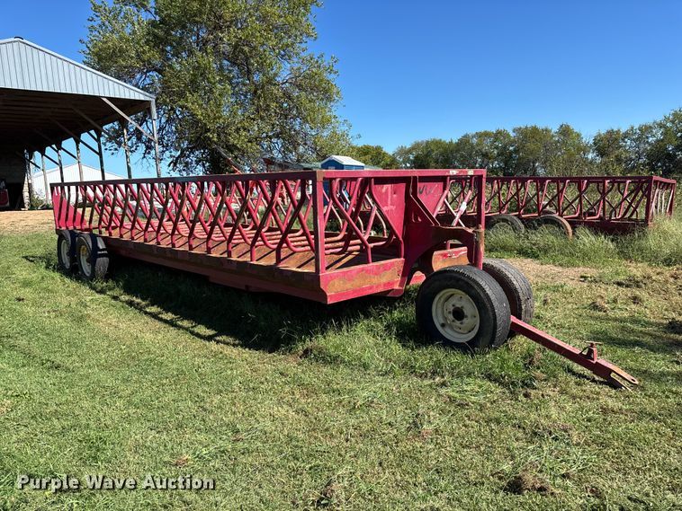 image for item FG0776 Patriot hay bale feeder wagon