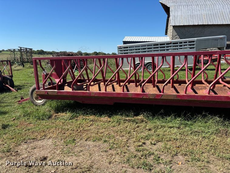 image for item FG0776 Patriot hay bale feeder wagon