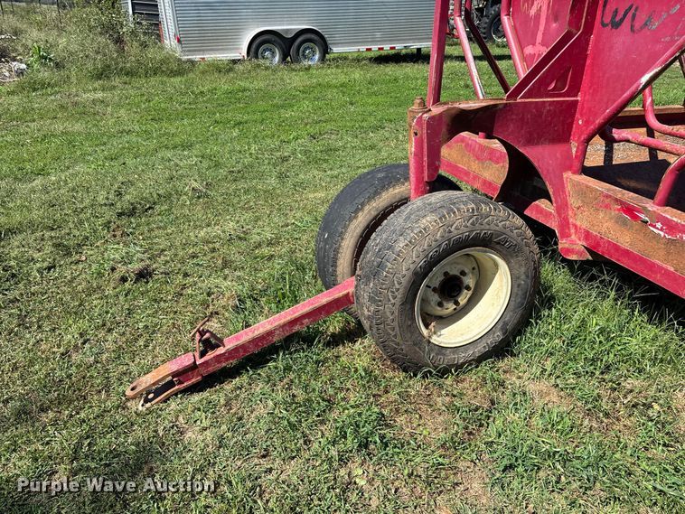 image for item FG0776 Patriot hay bale feeder wagon