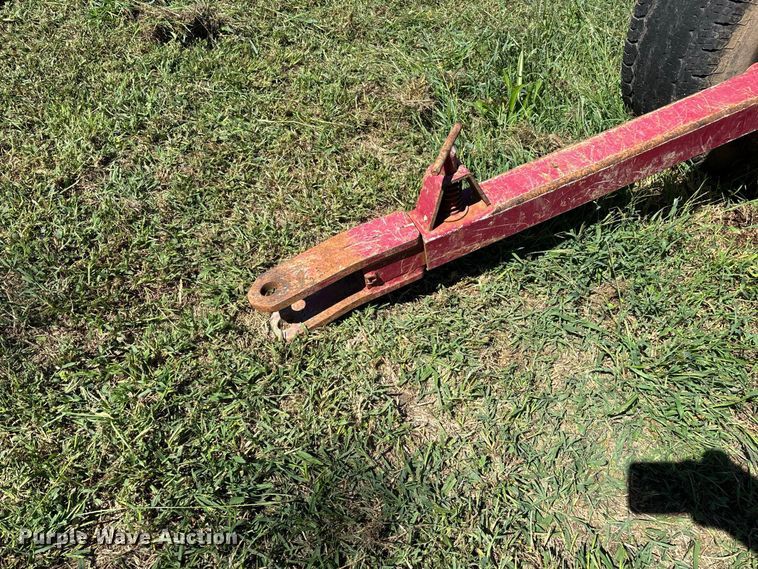 image for item FG0776 Patriot hay bale feeder wagon