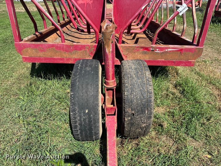 image for item FG0776 Patriot hay bale feeder wagon