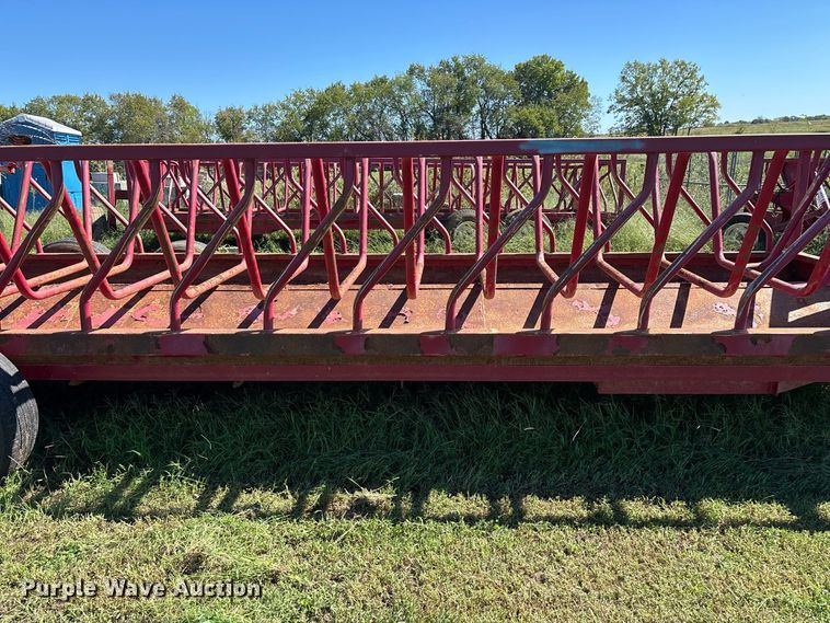 image for item FG0776 Patriot hay bale feeder wagon