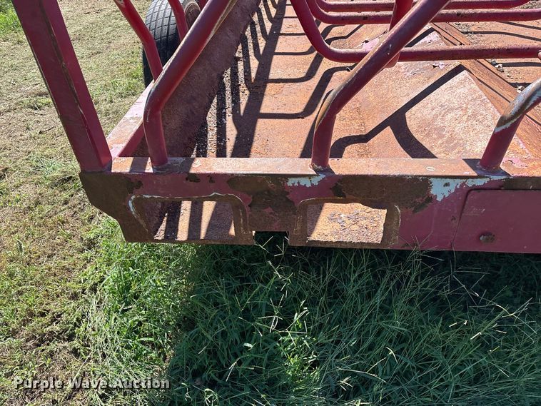 image for item FG0776 Patriot hay bale feeder wagon