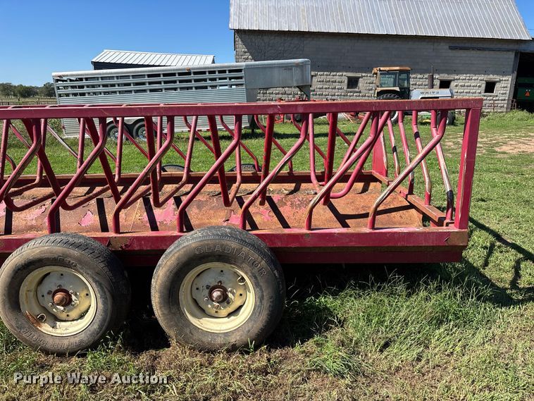 image for item FG0776 Patriot hay bale feeder wagon