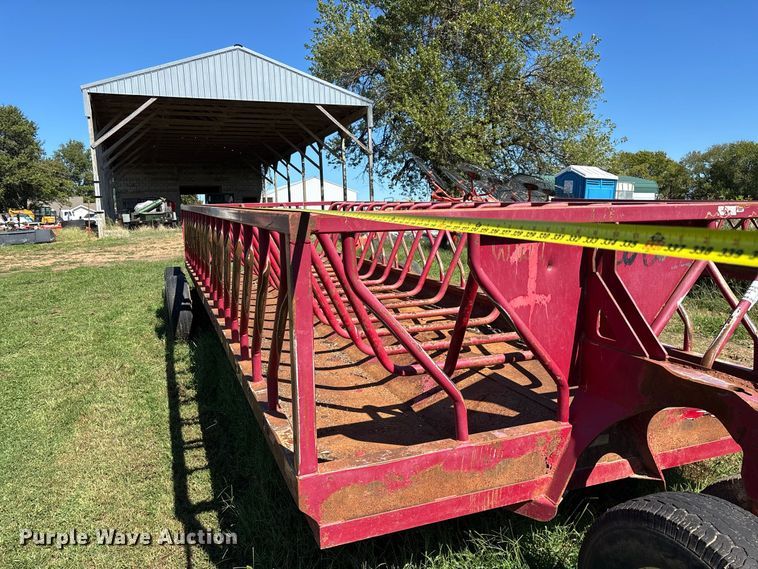 image for item FG0776 Patriot hay bale feeder wagon