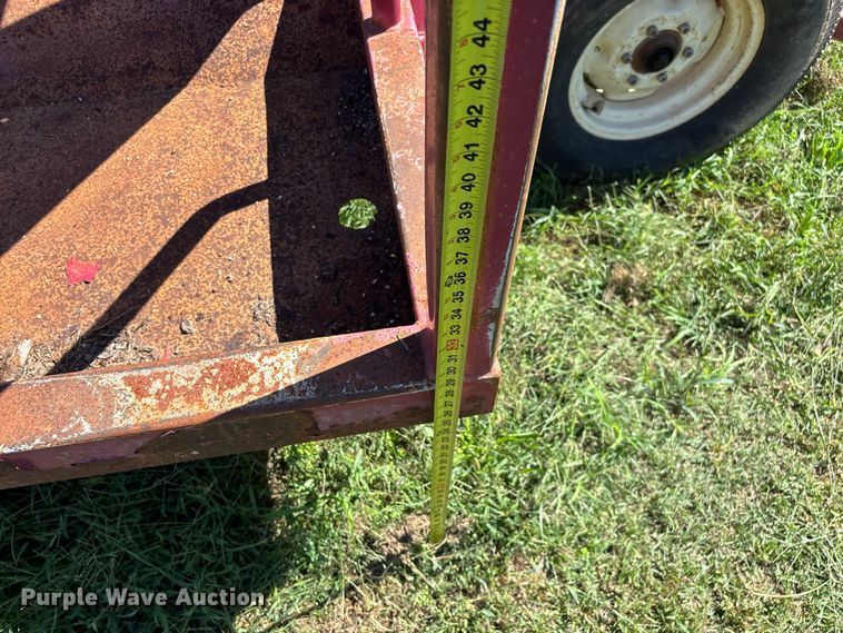 image for item FG0776 Patriot hay bale feeder wagon