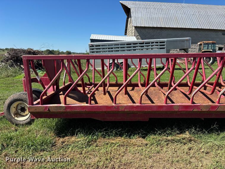 image for item FG0776 Patriot hay bale feeder wagon