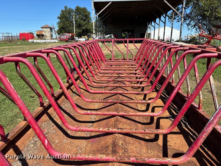 image for item FG0776 Patriot hay bale feeder wagon
