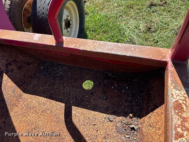 image for item FG0776 Patriot hay bale feeder wagon