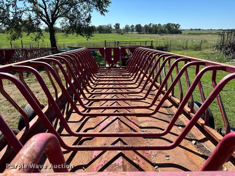 image for item FG0776 Patriot hay bale feeder wagon