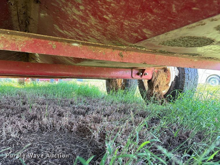 image for item FG0776 Patriot hay bale feeder wagon
