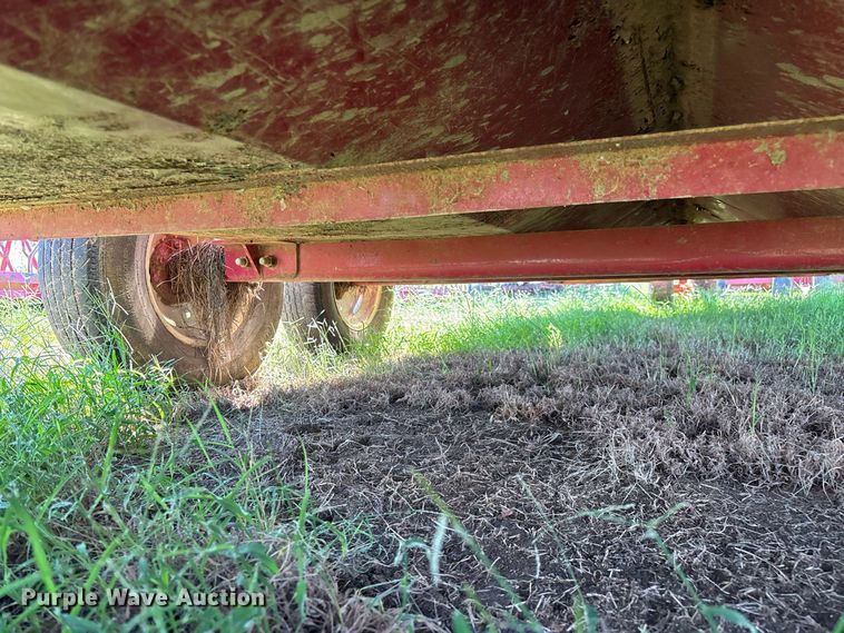 image for item FG0776 Patriot hay bale feeder wagon