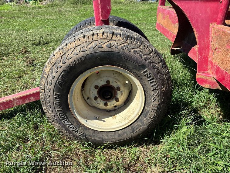 image for item FG0776 Patriot hay bale feeder wagon