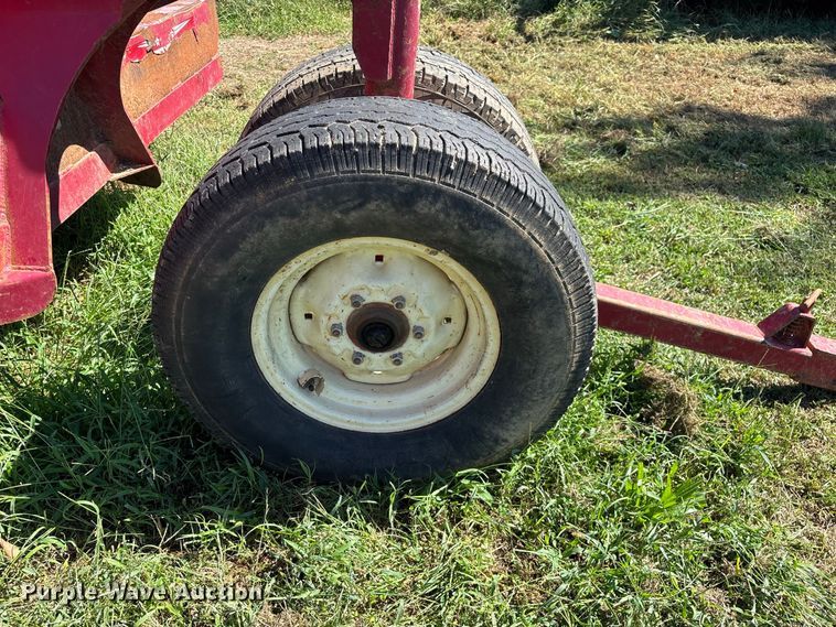 image for item FG0776 Patriot hay bale feeder wagon
