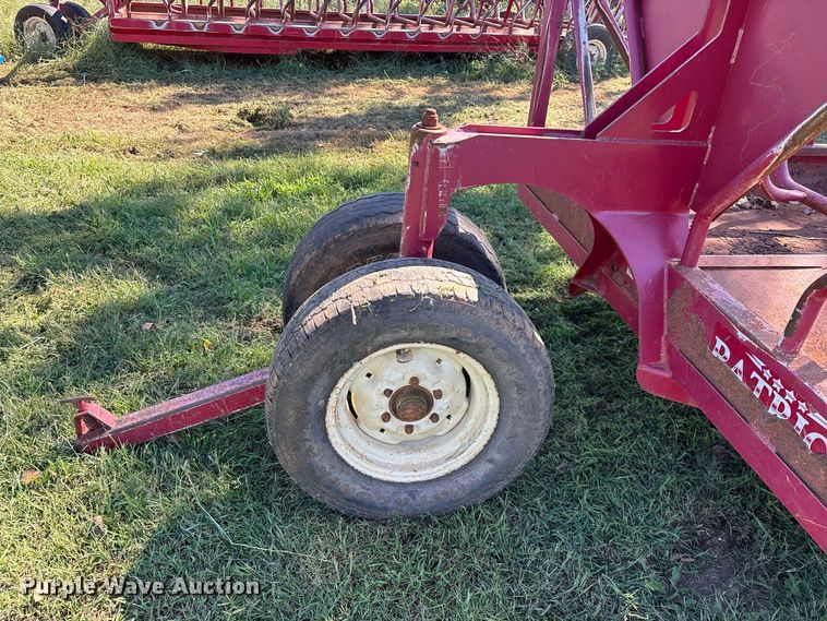 image for item FG0777 Patriot hay bale feeder wagon