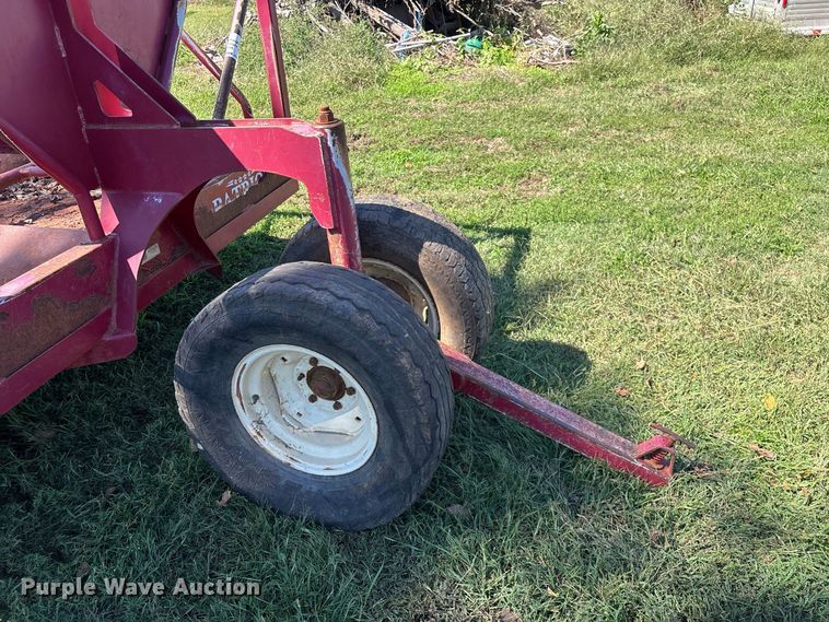 image for item FG0777 Patriot hay bale feeder wagon