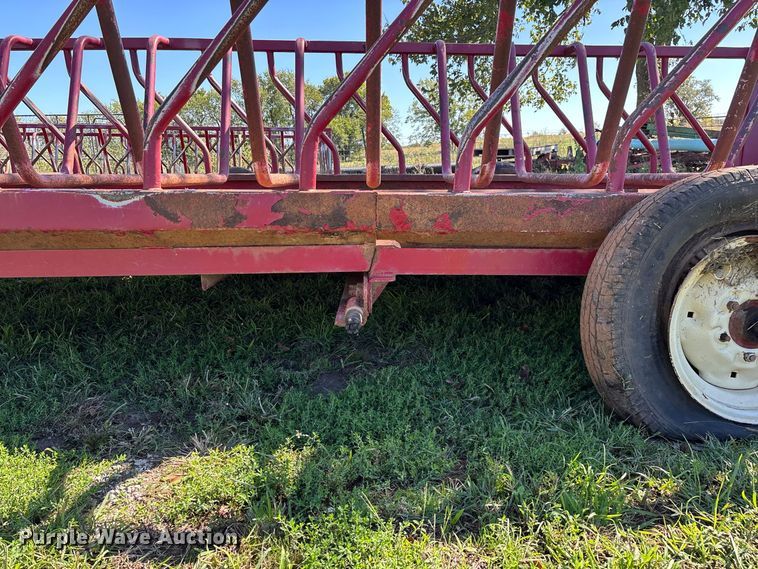 image for item FG0777 Patriot hay bale feeder wagon