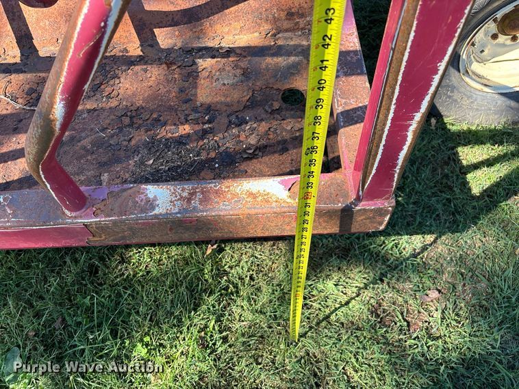 image for item FG0777 Patriot hay bale feeder wagon