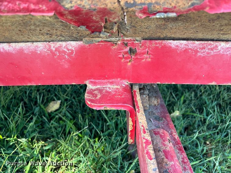 image for item FG0777 Patriot hay bale feeder wagon