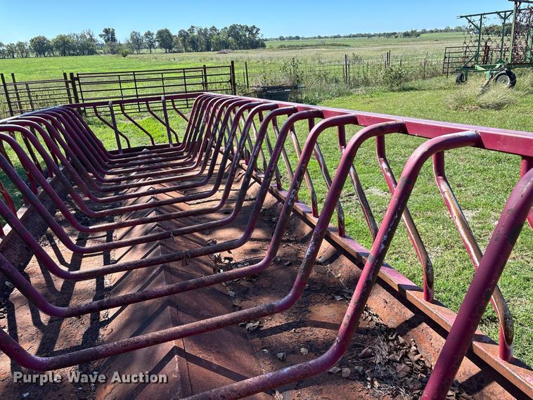 image for item FG0777 Patriot hay bale feeder wagon
