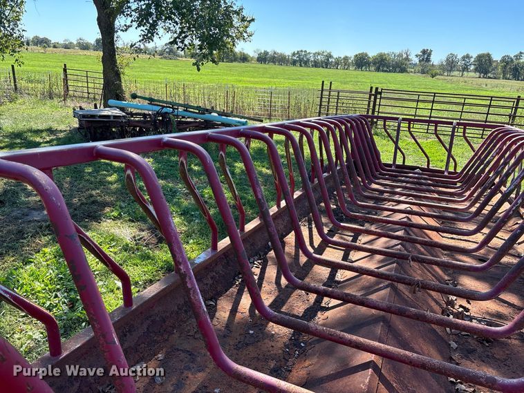 image for item FG0777 Patriot hay bale feeder wagon