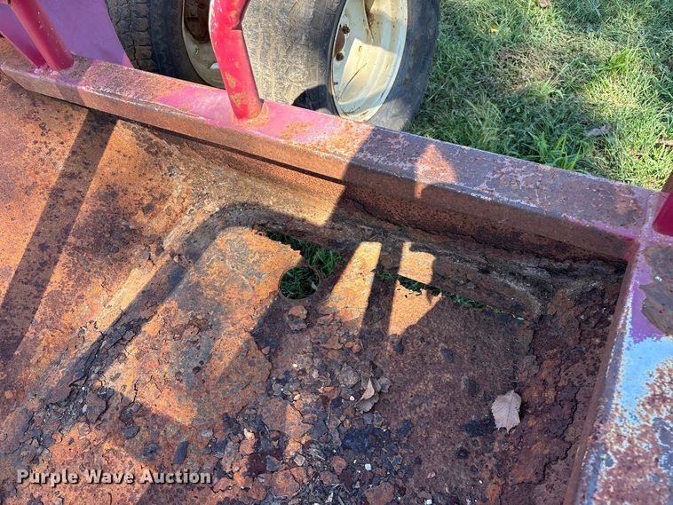 image for item FG0777 Patriot hay bale feeder wagon