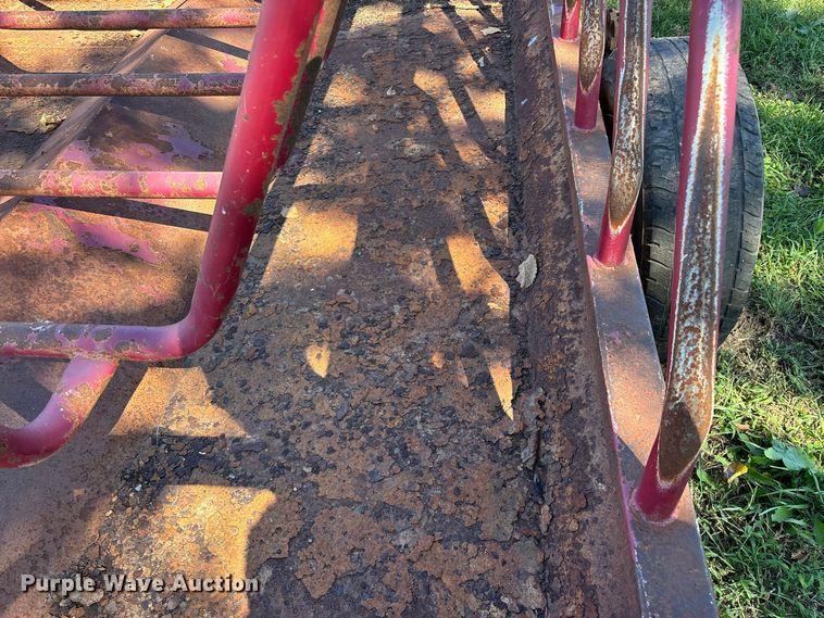 image for item FG0777 Patriot hay bale feeder wagon