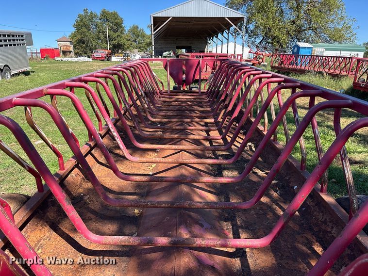 image for item FG0777 Patriot hay bale feeder wagon