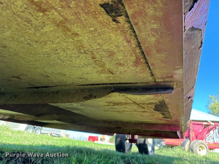 image for item FG0777 Patriot hay bale feeder wagon